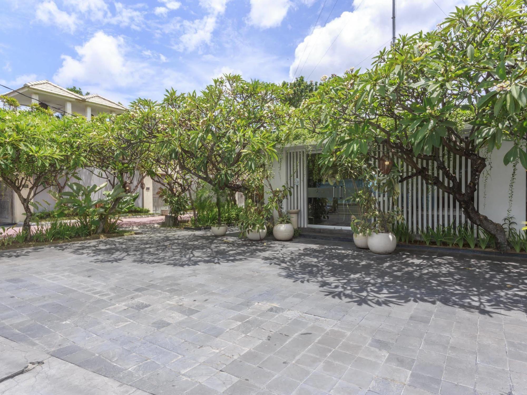 Kamuela Villas Seminyak Buitenkant foto