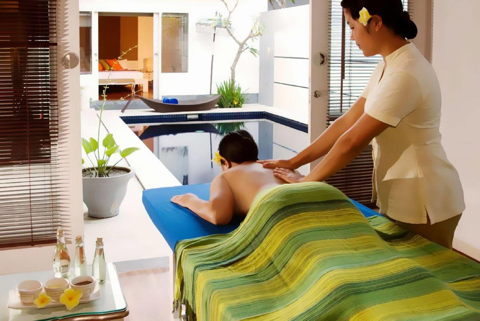 Kamuela Villas Seminyak Buitenkant foto
